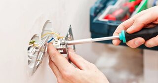 Электромонтажные работы в Астрахани от Мастер24 — электромонтаж под ключ, цены от 1644 руб., заказать услуги